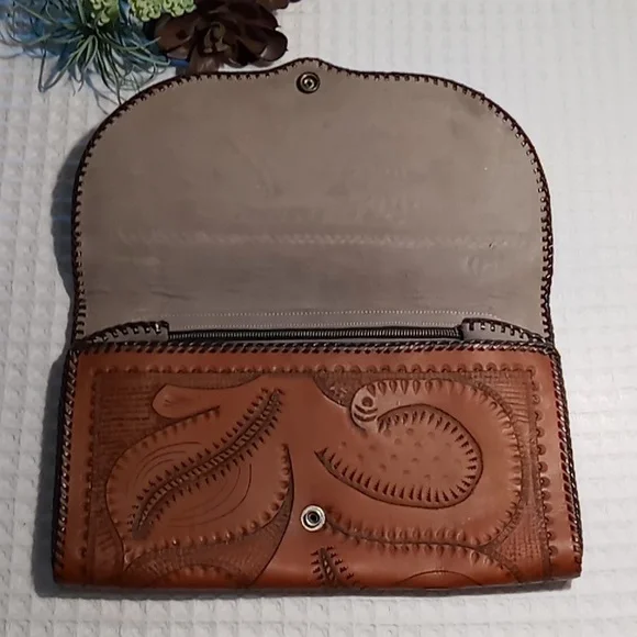 Handcrafted Hand Tooled Leather Clutch Chestnut Brown Tropical Leaf Design - Picture 4 of 13